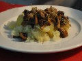 Мятый картофель с грибами