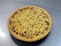 Песочный пирог с медом и орехами