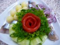 Скумбрия слабосоленая с маринованным луком
