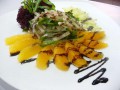 Кальмар маринованный с апельсином и карамболем